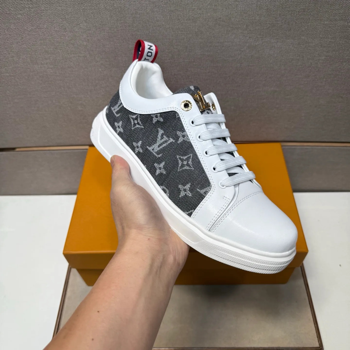 ⬛️Men's shoes 💰p400 [LV～] Men's casual shoes 2025z cabinet sales simultaneously 🔶Size: 38-44#️⃣ 🔷3 colors🔜The upper is made of multi-material splicing ➕Genuine leather lining, comfortable and breathable, sole: original comfortable and wear-resistant outsole, ⚠️real thing📱photographed🎬real thing is better📢📢📢